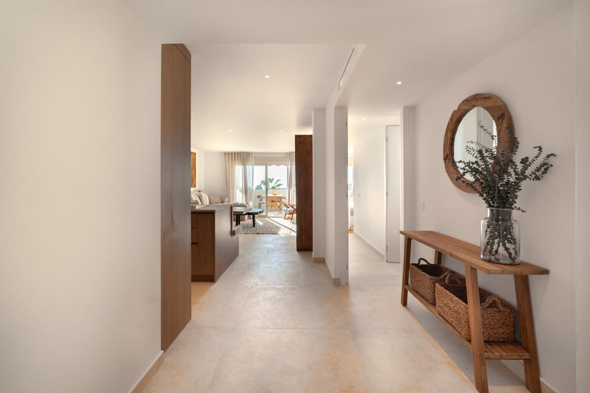 Middle Floor Apartment in Nueva Andalucía — photo 9 of 10