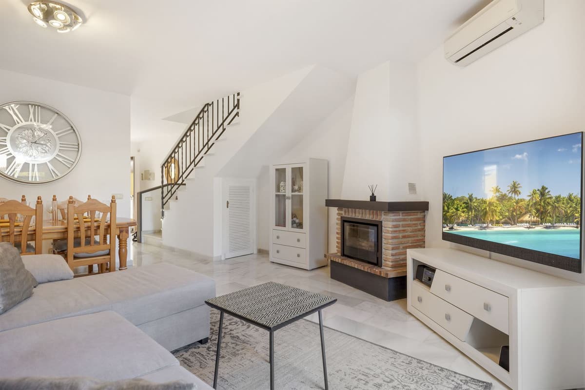 Townhouse in Bel Air — photo 7 of 10