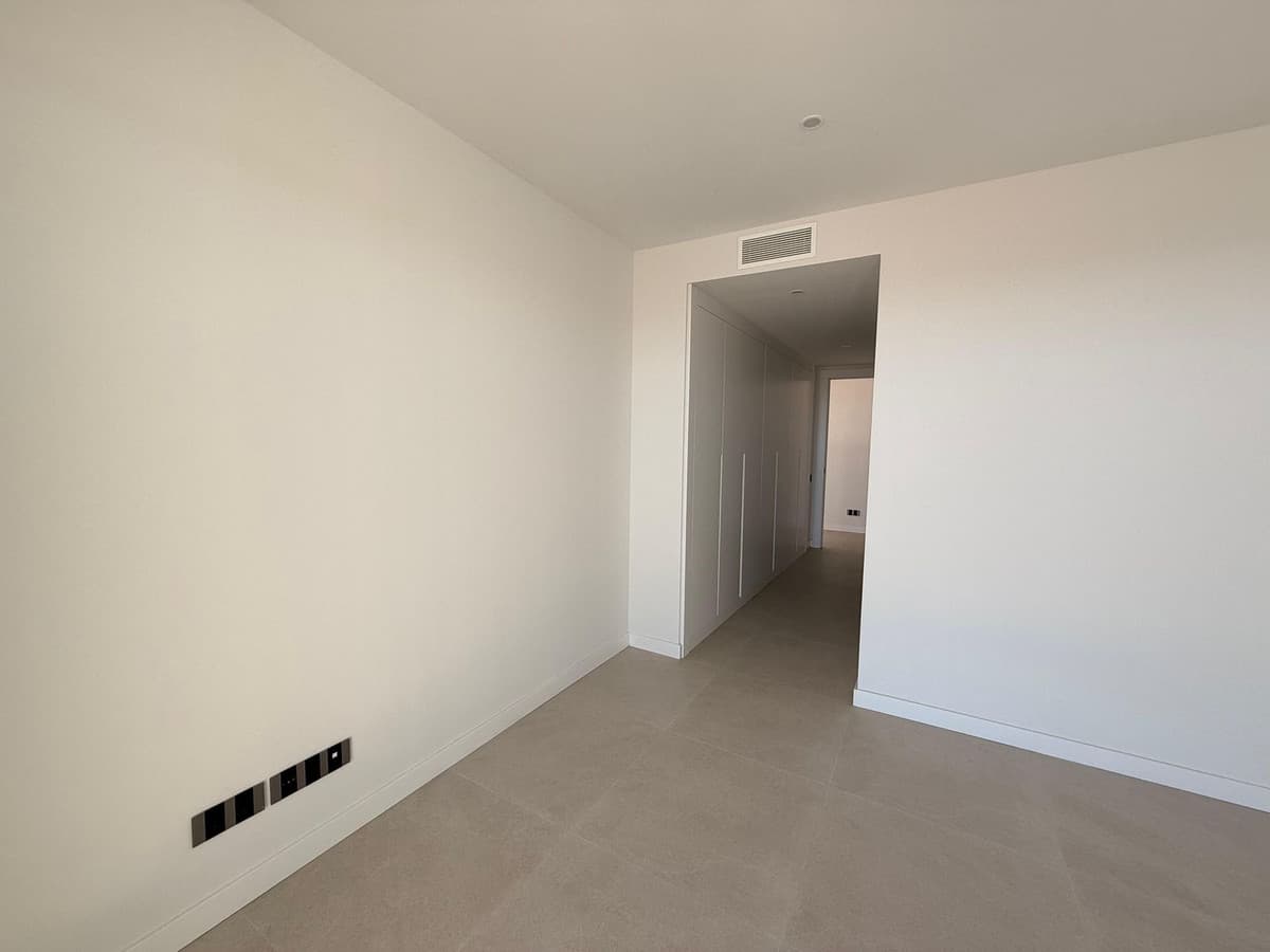 Middle Floor Apartment in New Golden Mile — photo 8 of 10