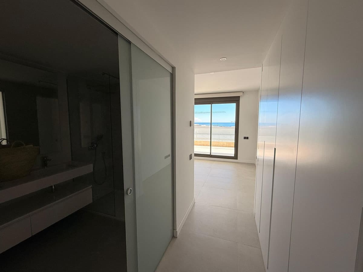 Middle Floor Apartment in New Golden Mile — photo 9 of 10