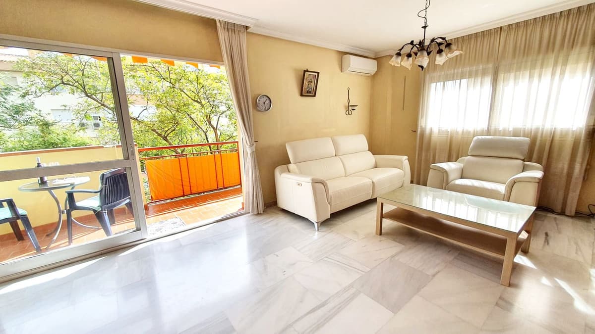 Middle Floor Apartment in Fuengirola — photo 3 of 10