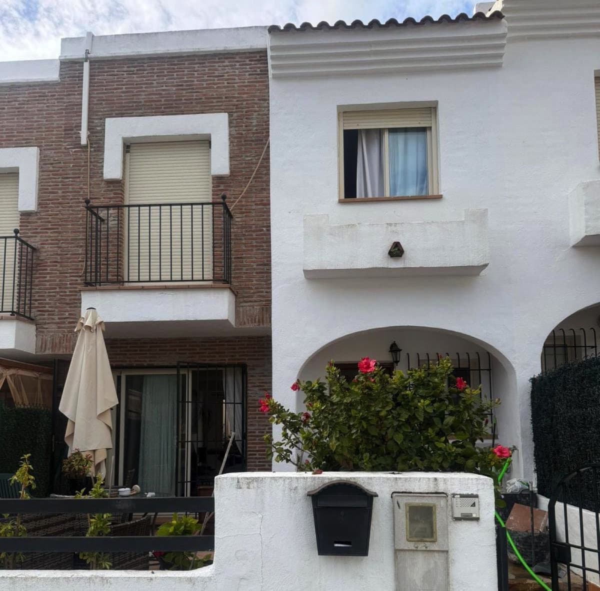 Townhouse in Benahavís — photo 1 of 10