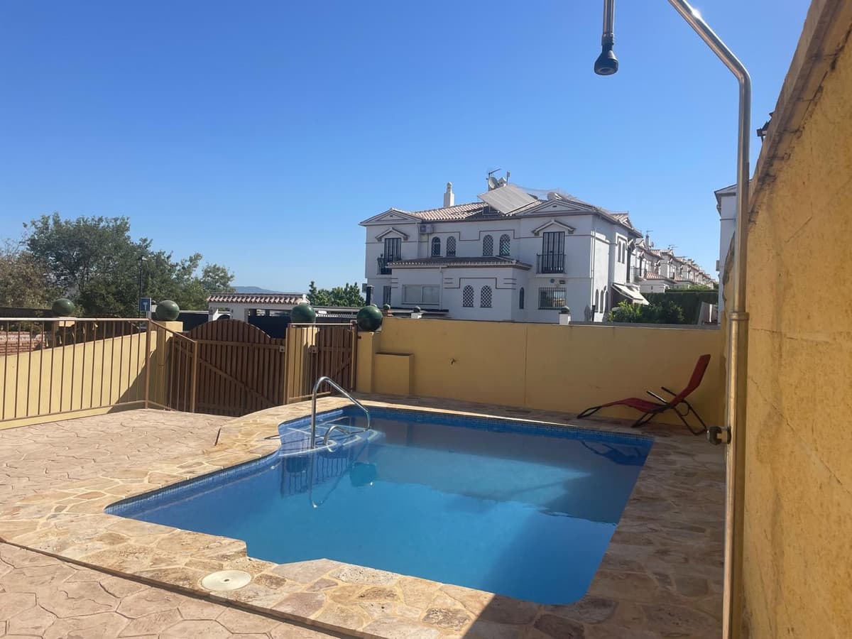 Townhouse in Alhaurín de la Torre — photo 4 of 10
