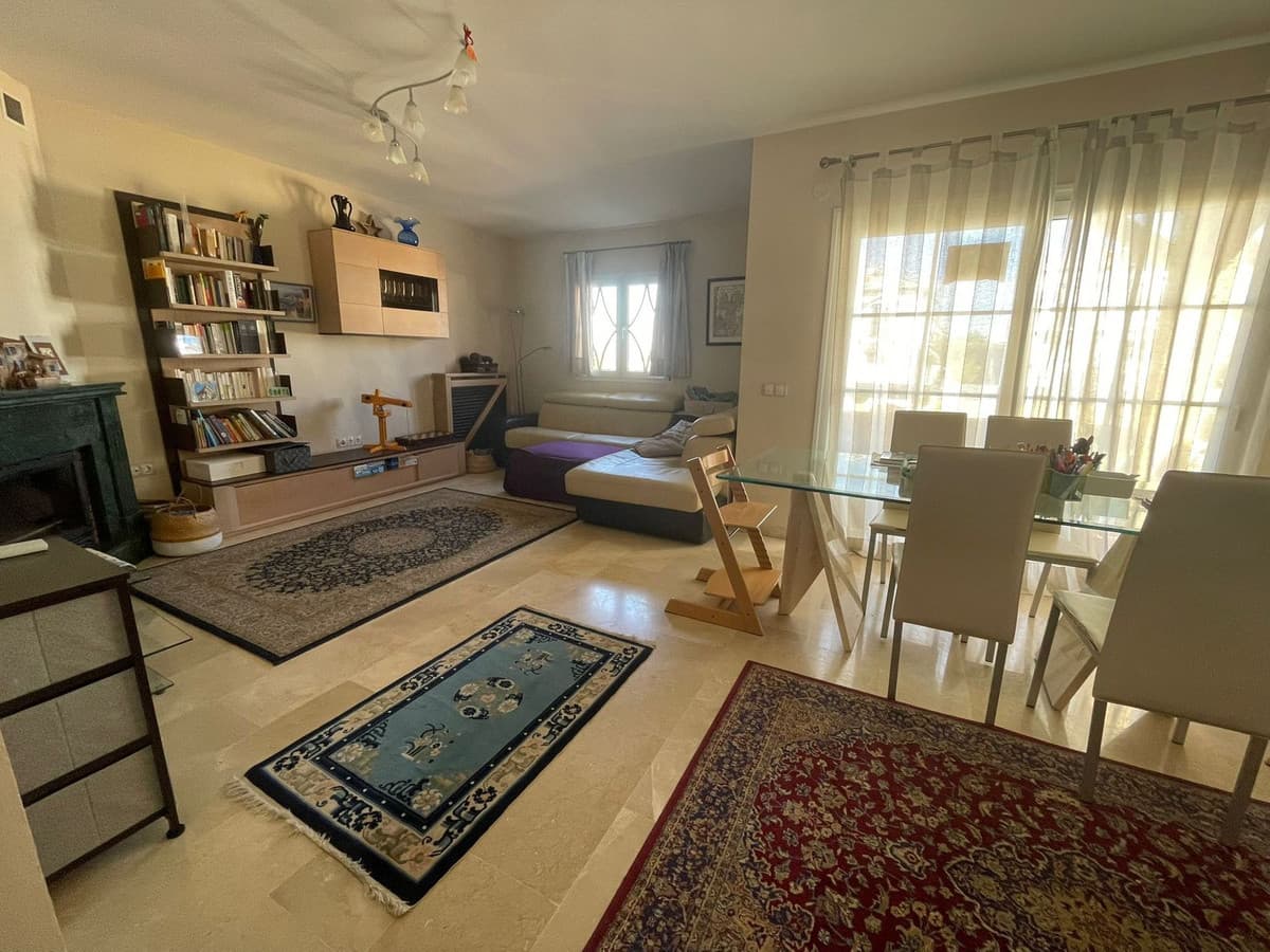 Townhouse in Alhaurín de la Torre — photo 5 of 10