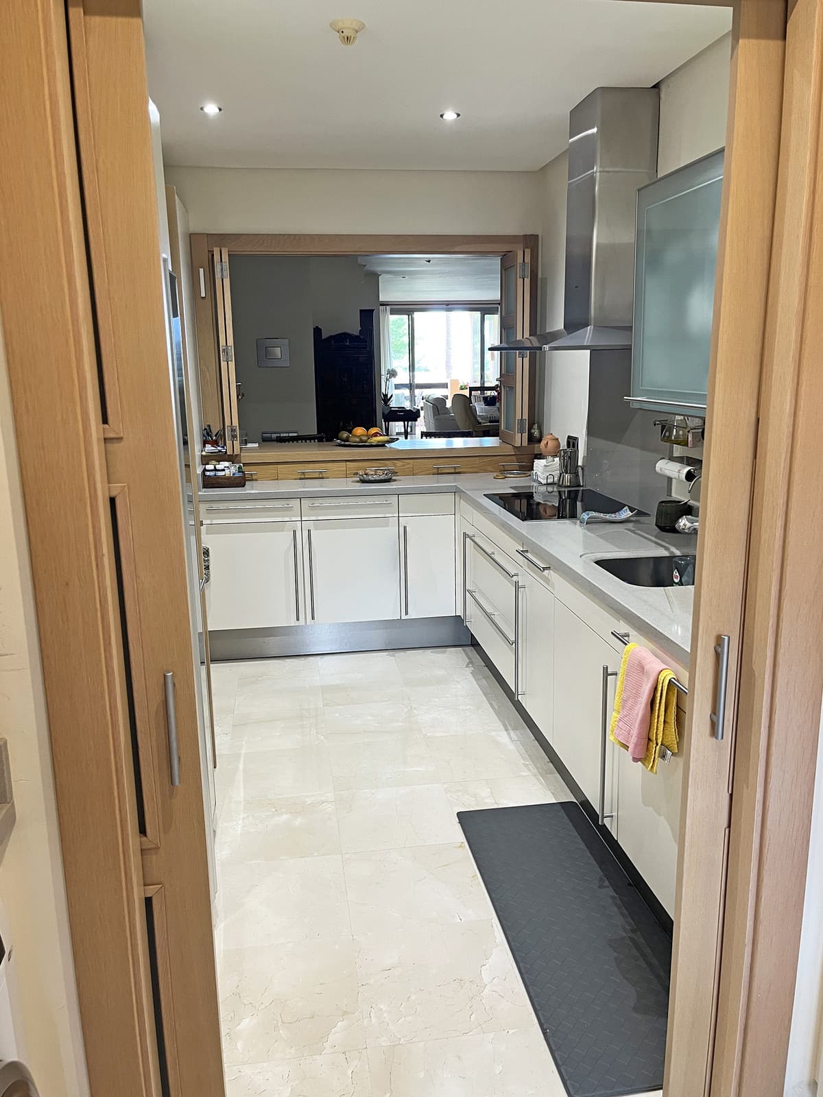 Middle Floor Apartment in The Golden Mile — photo 8 of 10