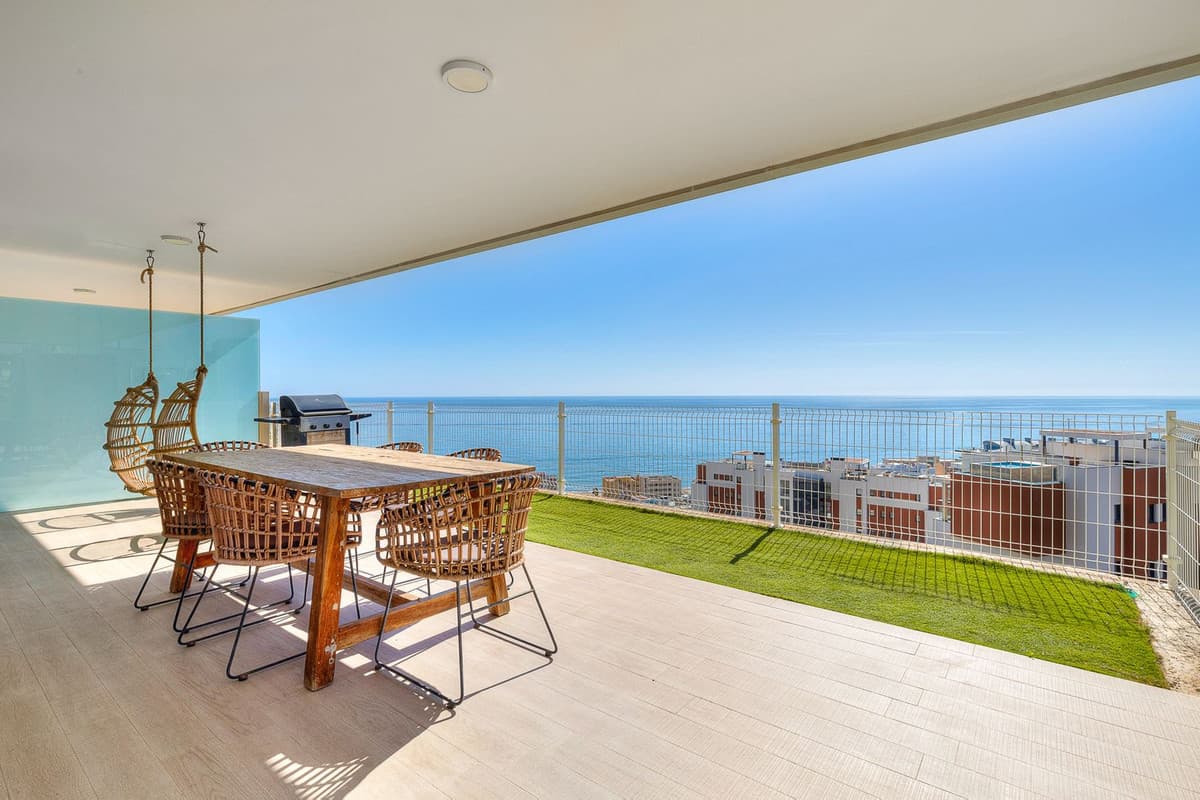 Middle Floor Apartment in Fuengirola — photo 3 of 10