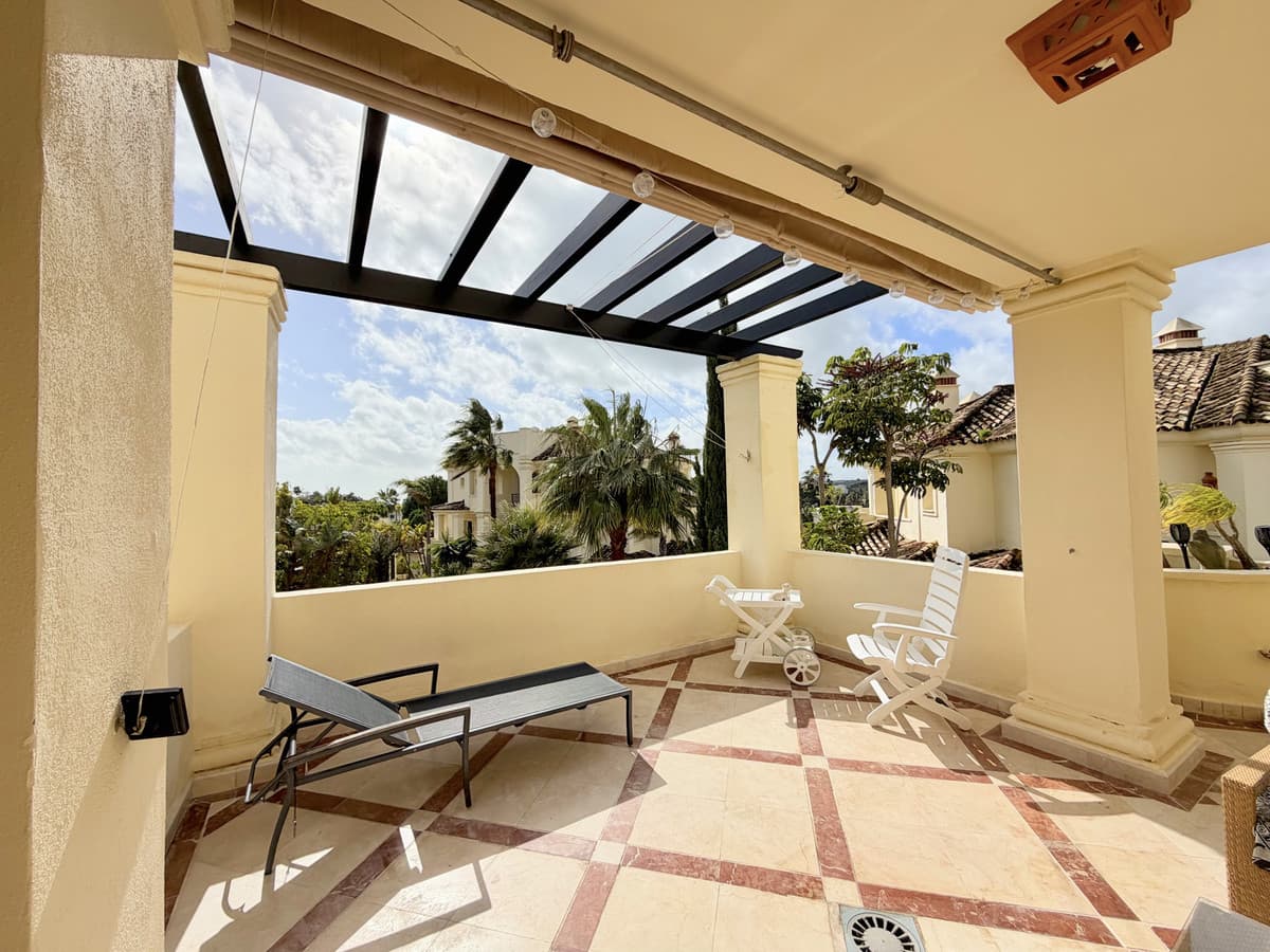 Middle Floor Apartment in Casares — photo 4 of 10