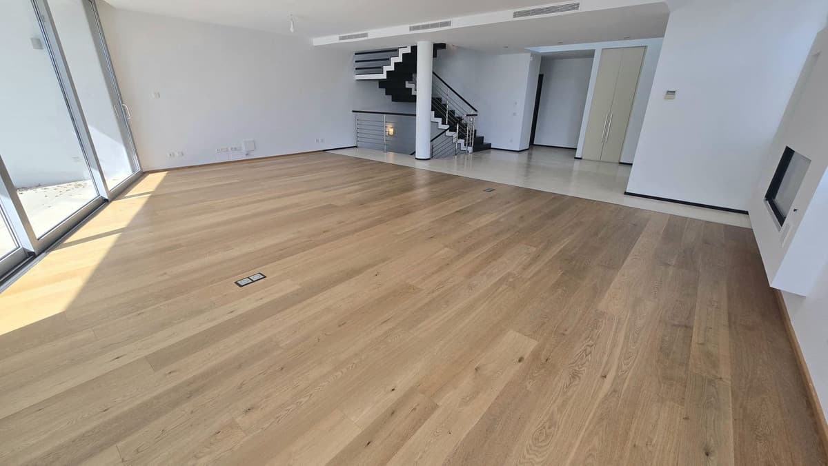 Semi-Detached House in The Golden Mile — photo 5 of 10