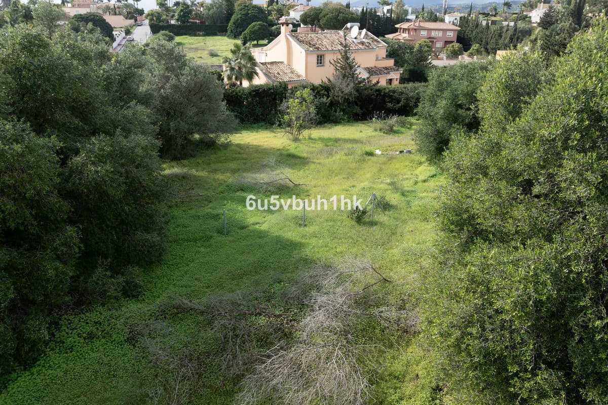 Residential Plot in Bel Air — photo 5 of 10