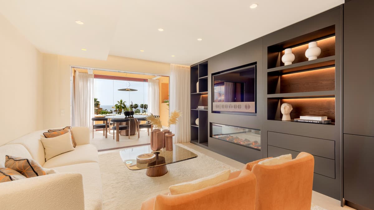 Middle Floor Apartment in Estepona — photo 2 of 10