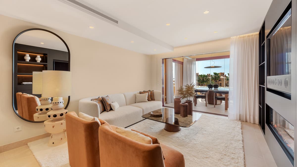 Middle Floor Apartment in Estepona — photo 4 of 10