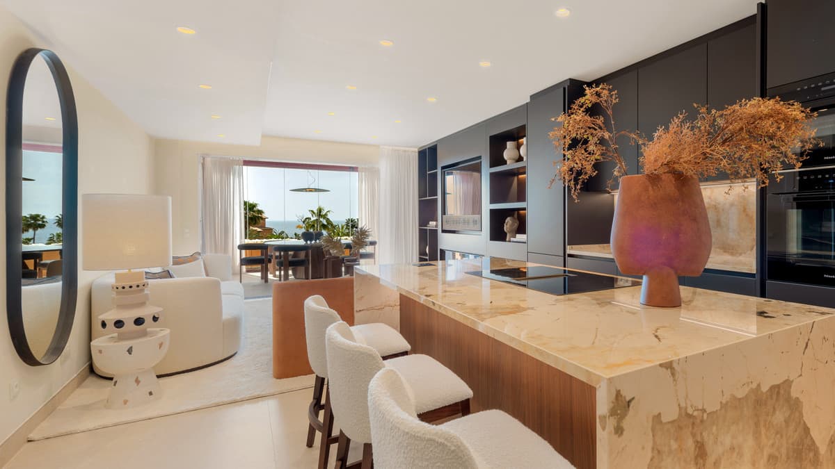 Middle Floor Apartment in Estepona — photo 6 of 10
