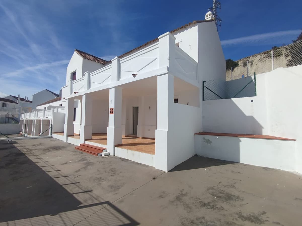 Townhouse in Doña Julia — photo 2 of 10