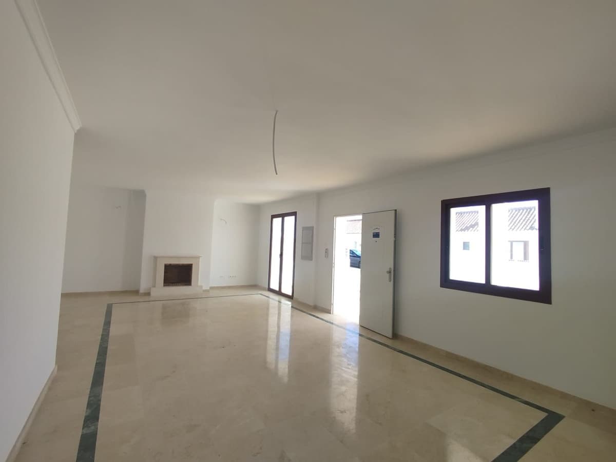 Townhouse in Doña Julia — photo 9 of 10