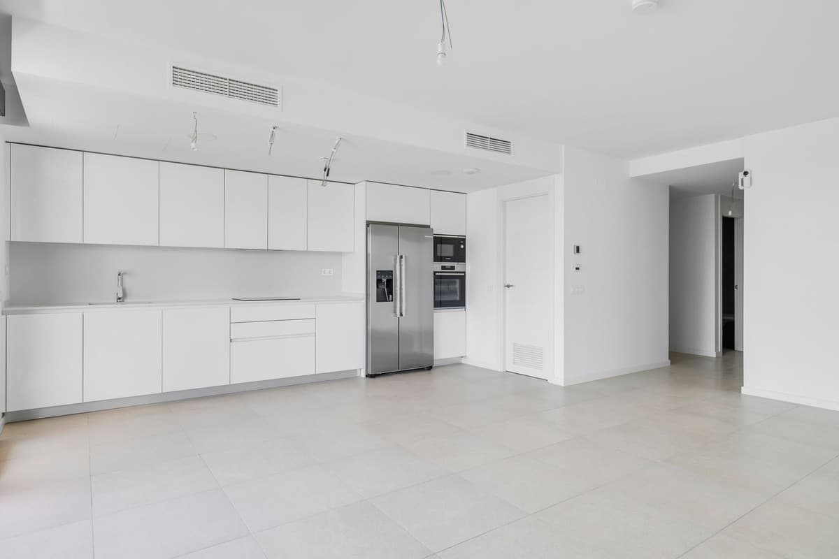 Middle Floor Apartment in Los Alamos — photo 4 of 10