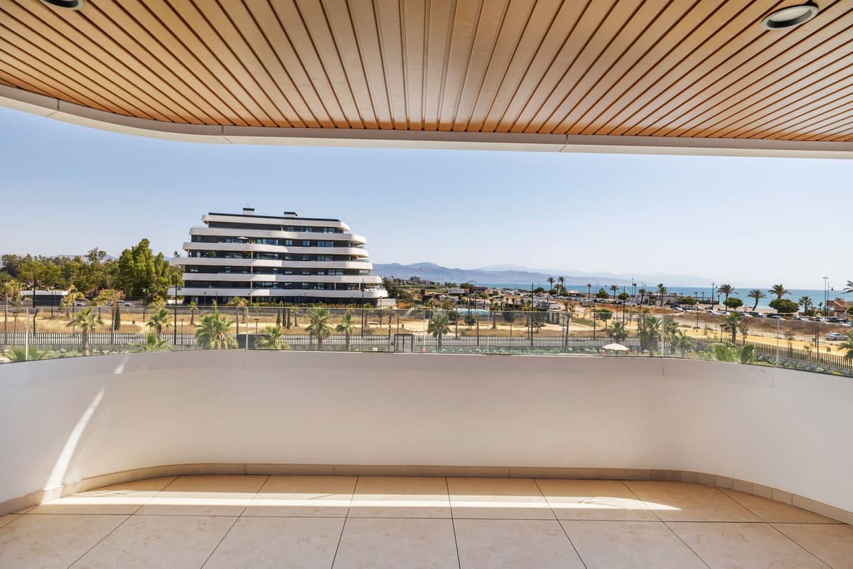 Middle Floor Apartment in Los Alamos — photo 9 of 10