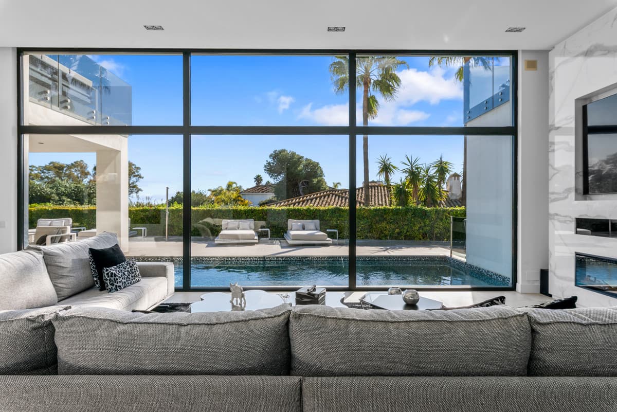 Detached Villa in Los Monteros — photo 1 of 10