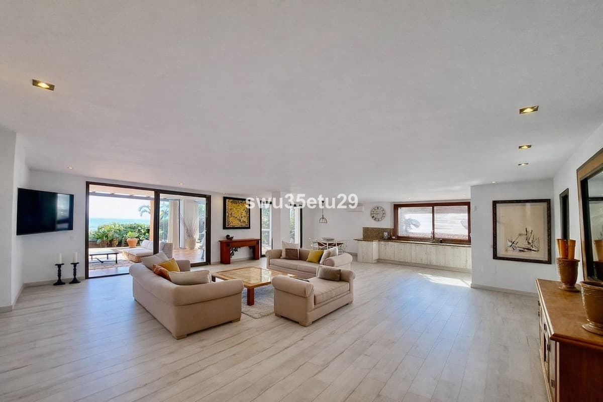 Ground Floor Apartment in La Mairena — photo 3 of 10