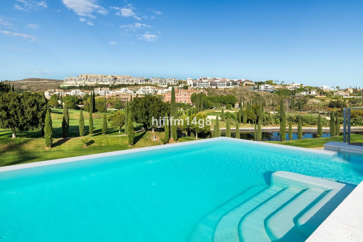 Detached Villa in Los Flamingos — photo 2 of 10