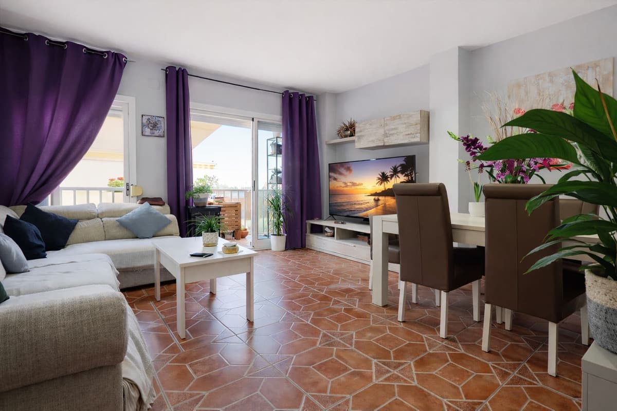Middle Floor Apartment in Estepona — photo 6 of 10