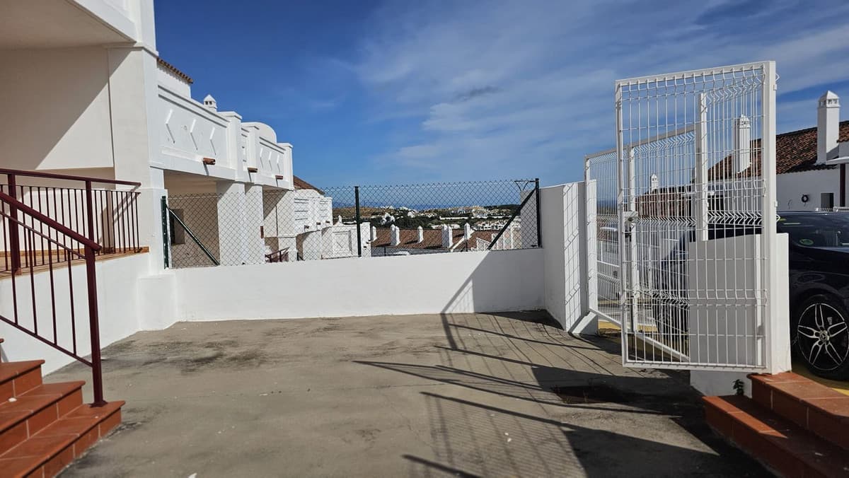 Townhouse in Doña Julia — photo 3 of 10