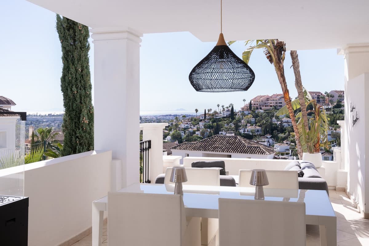 Ground Floor Apartment in Nueva Andalucía — photo 1 of 10