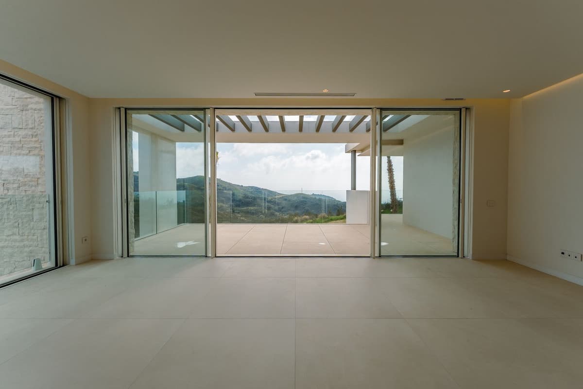 Middle Floor Apartment in Ojén — photo 1 of 10