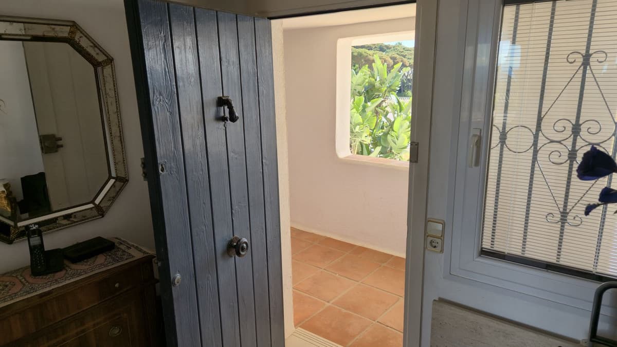 Top Floor Apartment in Puerto de Cabopino — photo 4 of 10