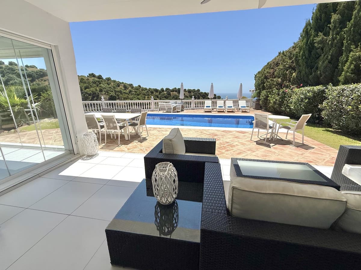 Detached Villa in Calahonda — photo 2 of 10