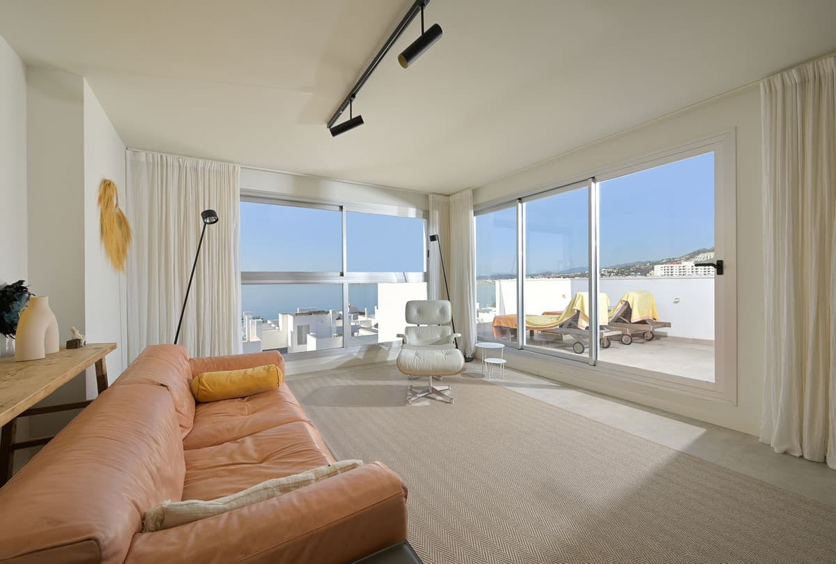 Penthouse Duplex in Torrequebrada — photo 7 of 10