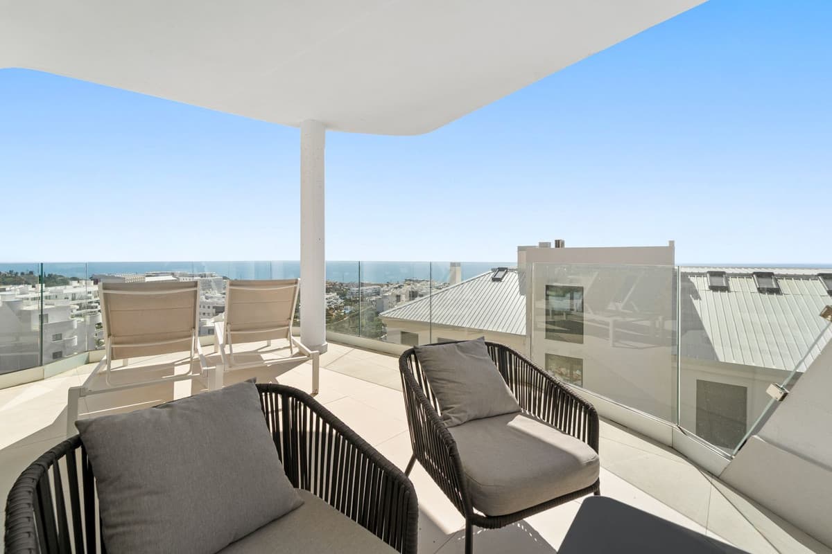 Middle Floor Apartment in Fuengirola — photo 1 of 10