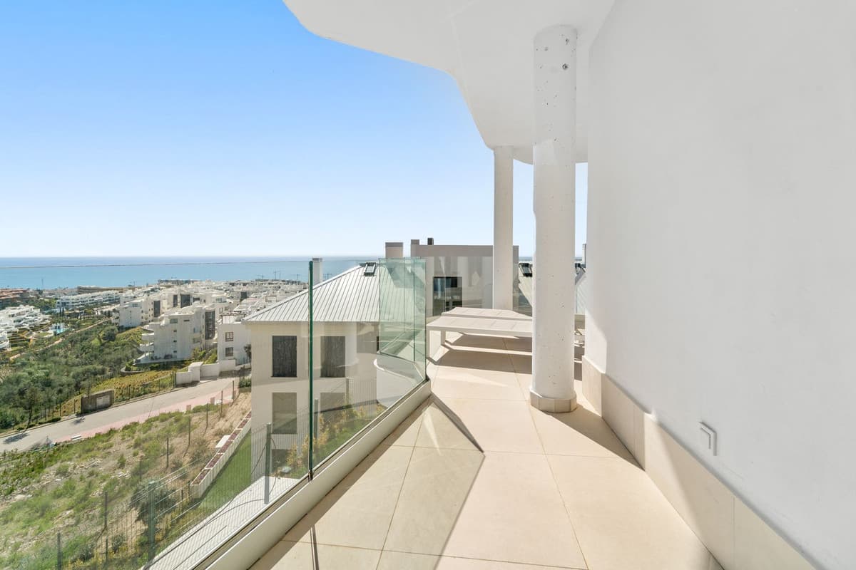Middle Floor Apartment in Fuengirola — photo 4 of 10