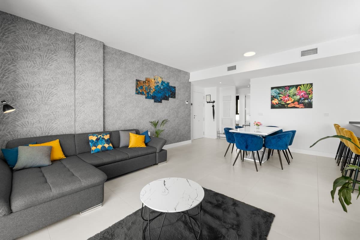 Middle Floor Apartment in Fuengirola — photo 5 of 10