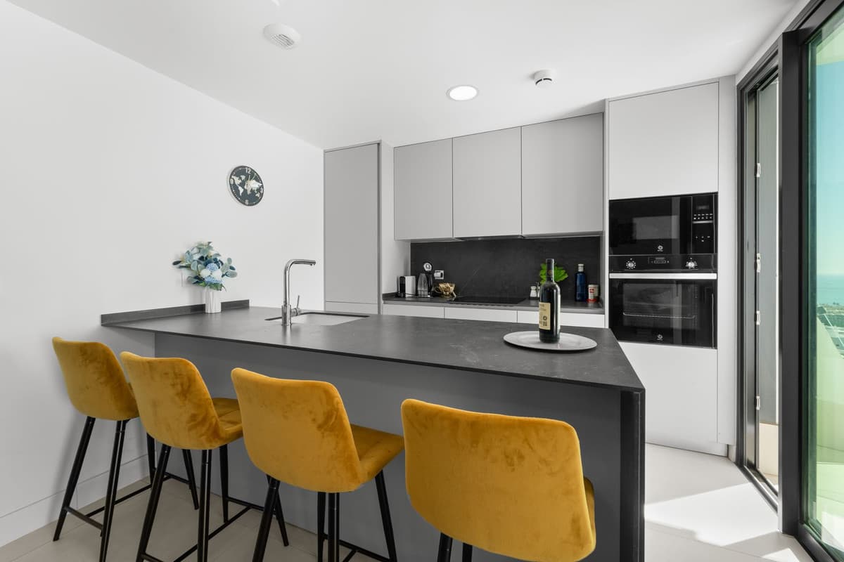 Middle Floor Apartment in Fuengirola — photo 8 of 10
