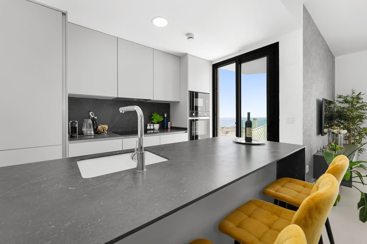 Middle Floor Apartment in Fuengirola — photo 9 of 10