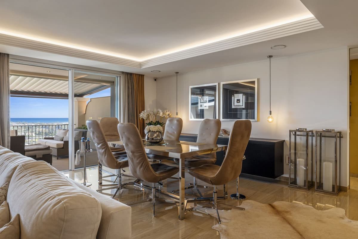 Penthouse Duplex in Los Almendros — photo 8 of 10