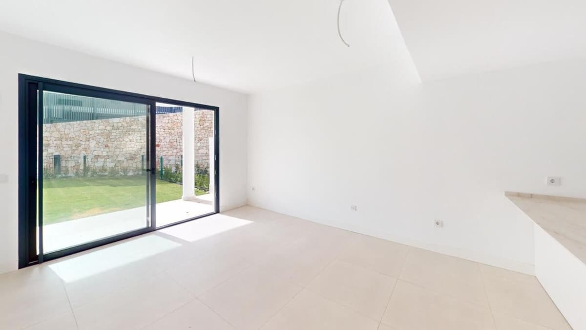 Ground Floor Apartment in Higueron — photo 4 of 10