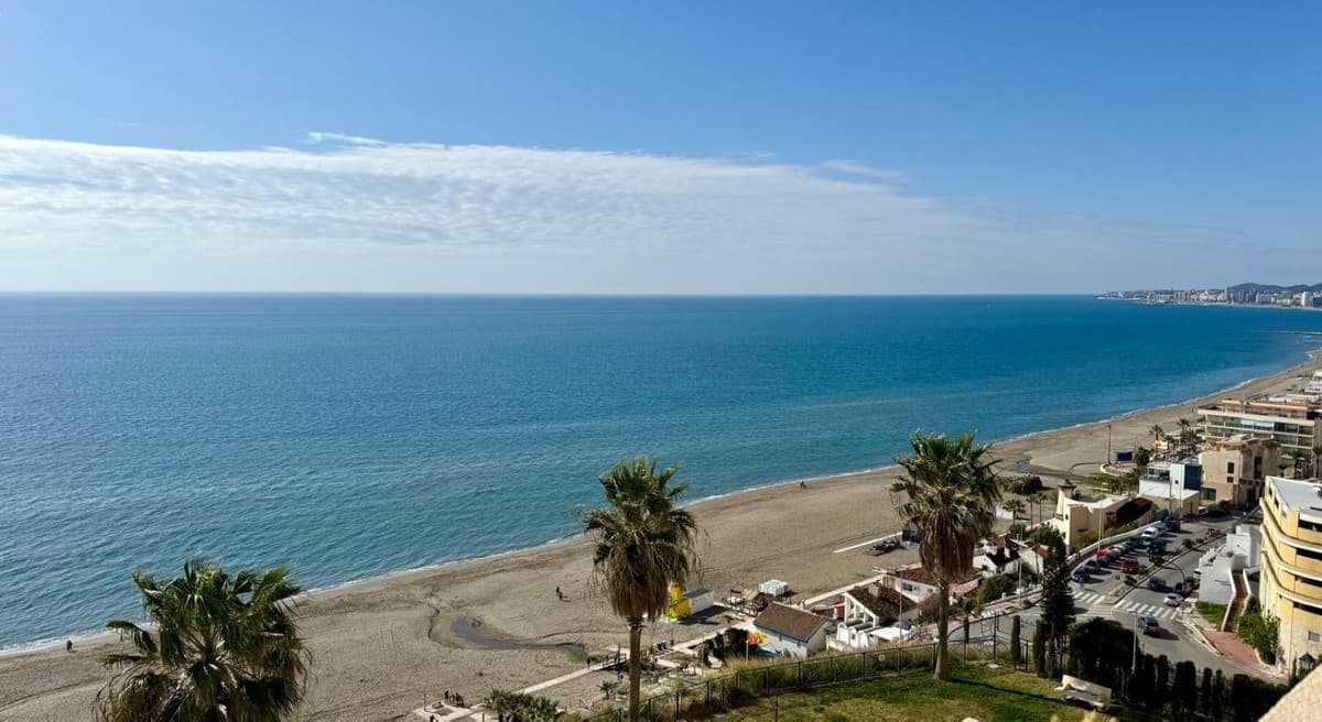 Middle Floor Apartment in Benalmadena Costa — photo 1 of 20