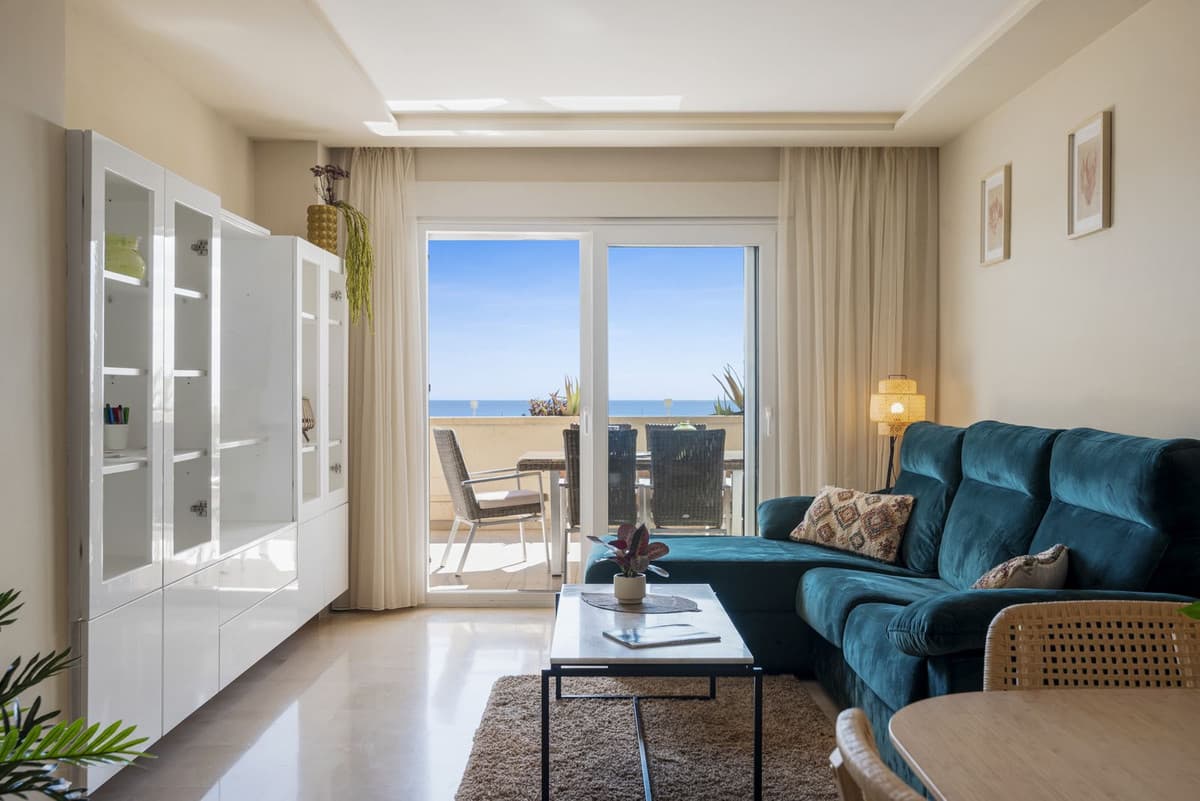 Middle Floor Apartment in Estepona — photo 6 of 10