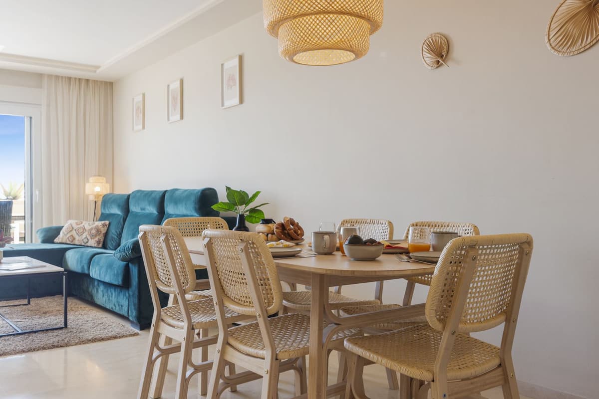 Middle Floor Apartment in Estepona — photo 9 of 10