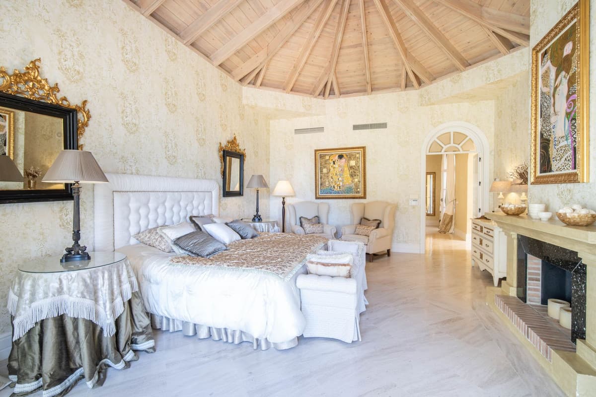 Detached Villa in Marbella — photo 9 of 10