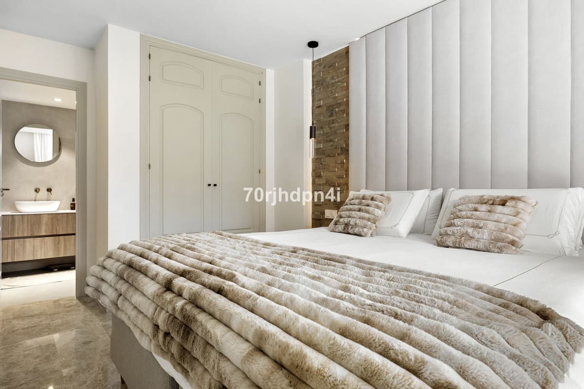 Ground Floor Apartment in Nueva Andalucía — photo 9 of 10
