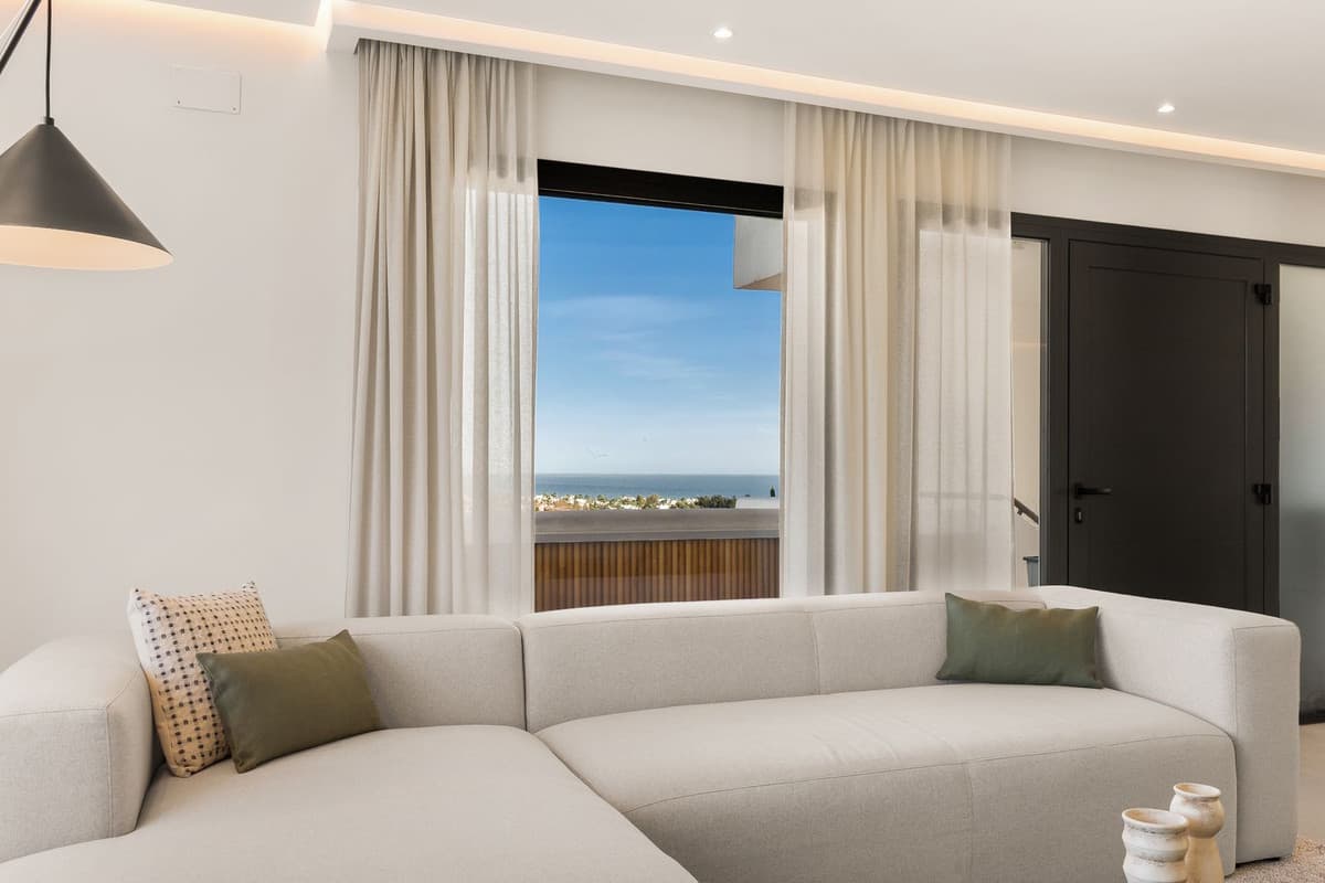 Penthouse in Nueva Andalucía — photo 2 of 10