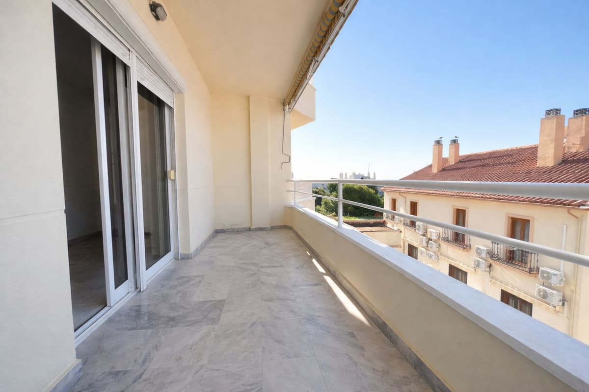 Middle Floor Apartment in Torremolinos — photo 2 of 10