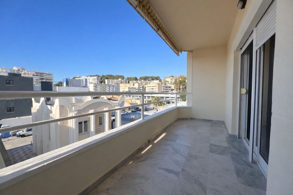 Middle Floor Apartment in Torremolinos — photo 3 of 10