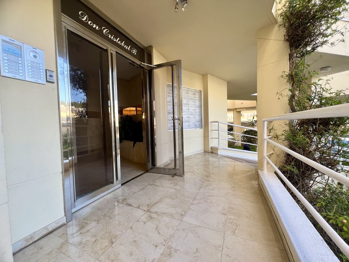 Middle Floor Apartment in Torremolinos — photo 8 of 10