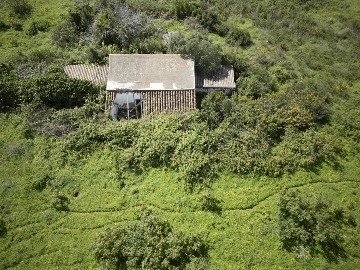 Land with Ruin in La Duquesa — photo 4 of 10