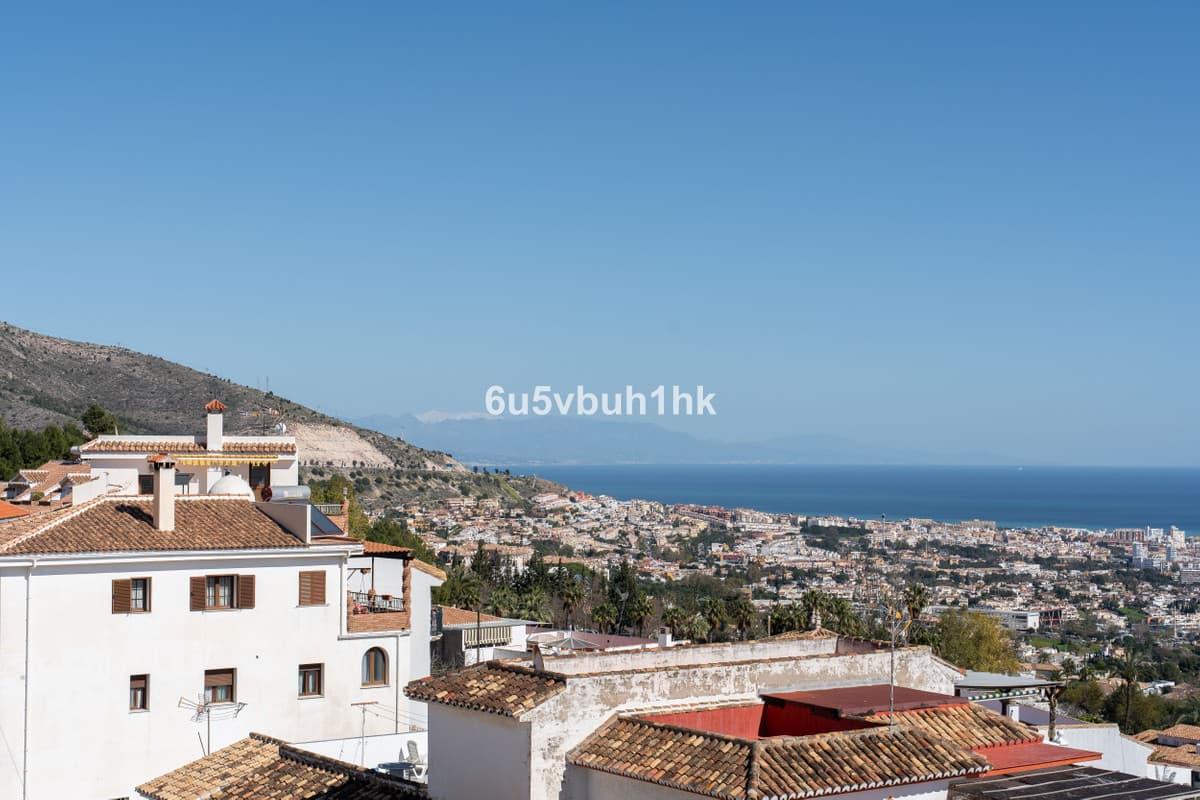 Townhouse in Benalmadena Pueblo — photo 9 of 10