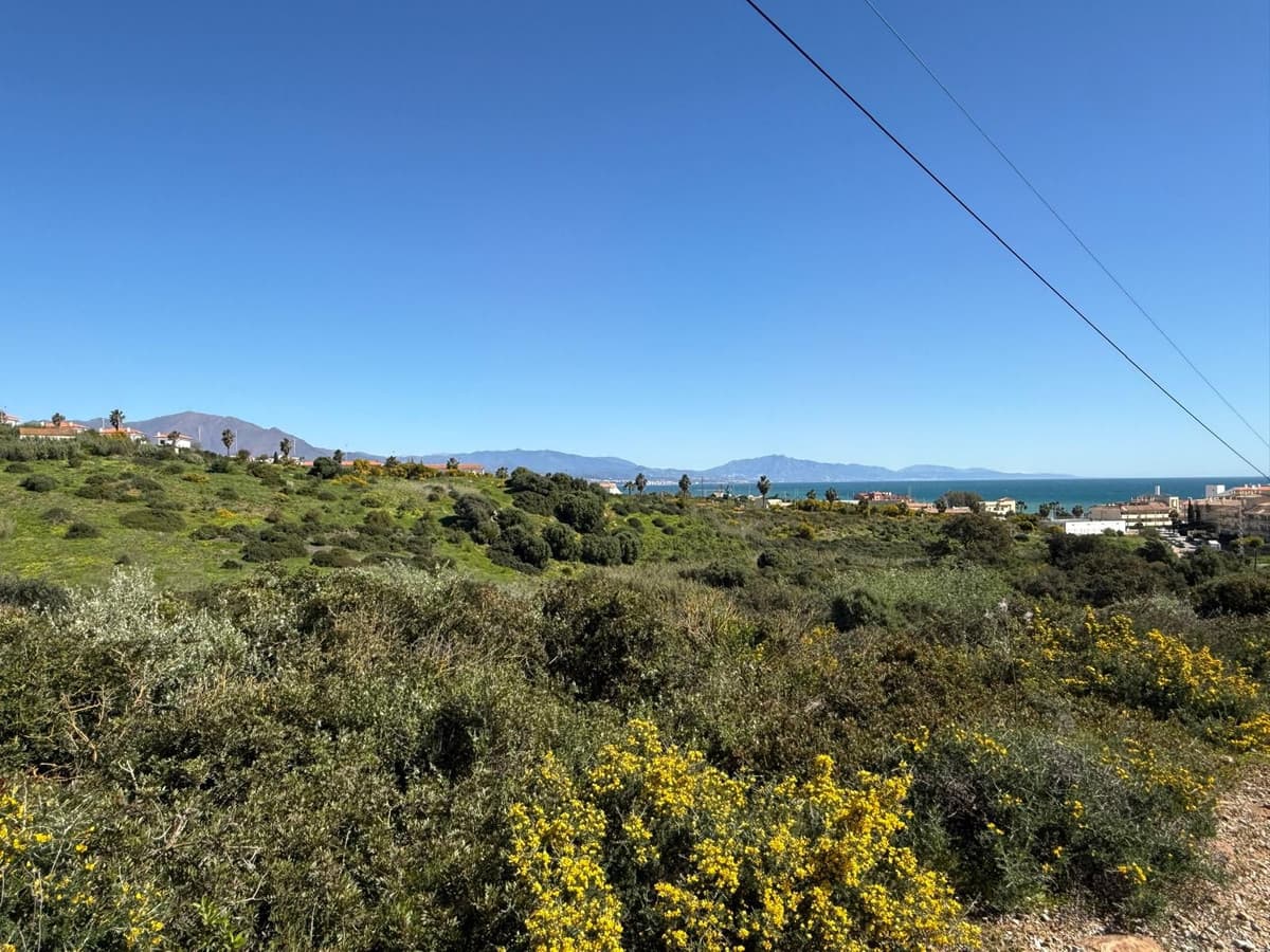 Land with Ruin in Manilva — photo 2 of 3