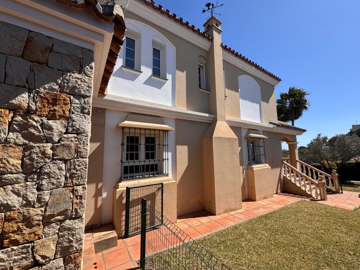 Detached Villa in Estepona — photo 2 of 10